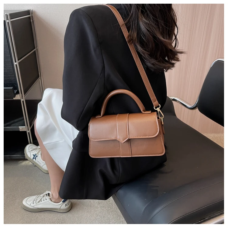 Black PU Leather Shoulder Bag: Fashion Crossbody Vintage Underarm Satchel 13 kf S018e2573b8454a1caafeefa484abb97bo